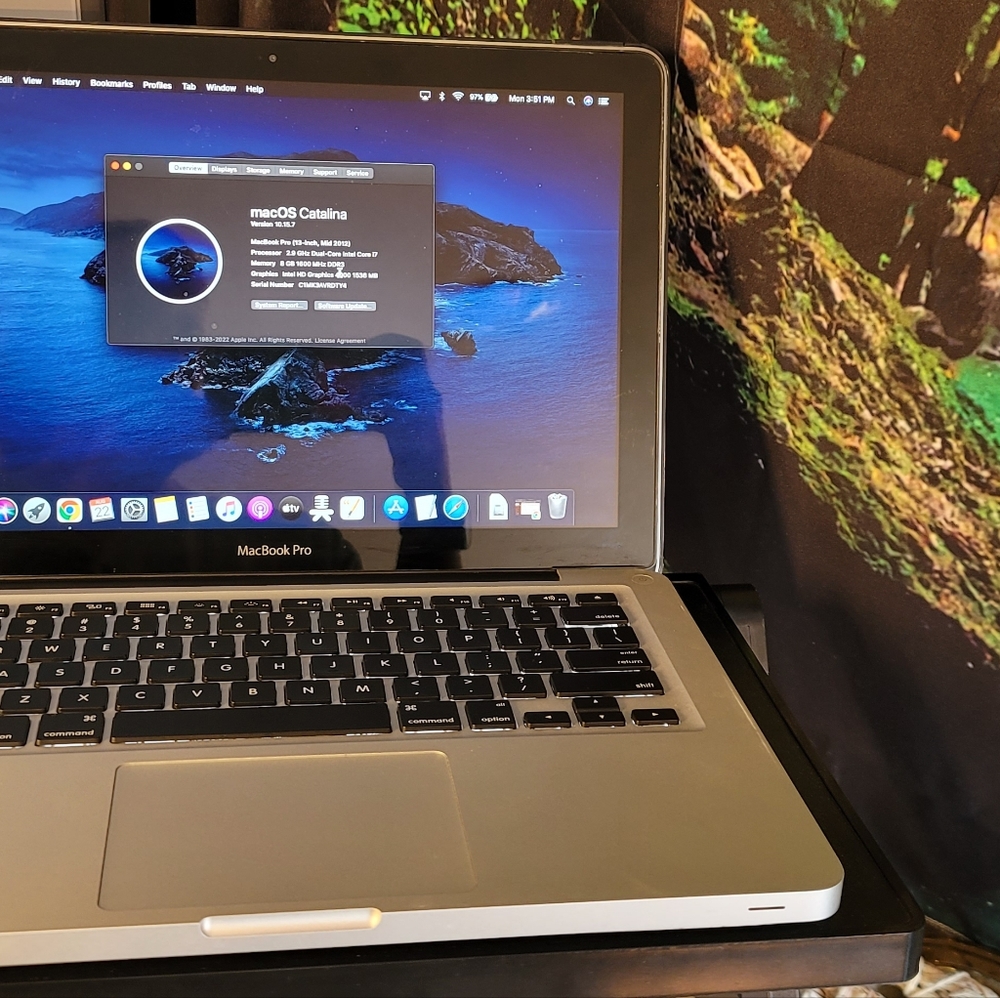 Apple MacBook Pro A1278 13.3" Laptop (Mid, 2012) 750GB storage 8GBRam w/ charger